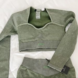 Bo + Tee Endeavor Crop Top- M